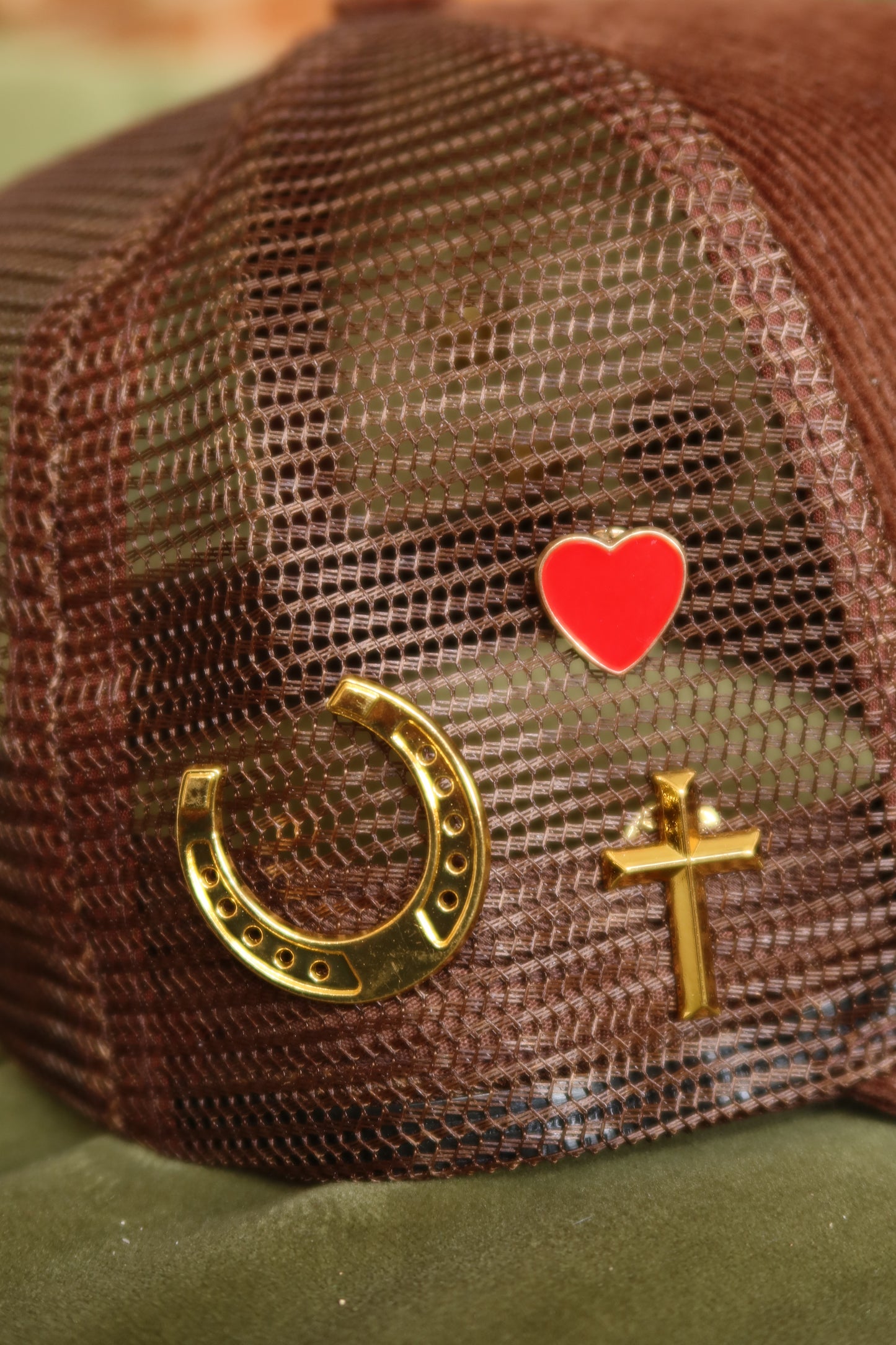 HEART PIN (only with purchase of item)